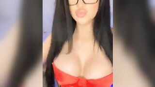 WOMAN REBOLING A LOT !! Hot girl dancing