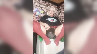 Chubby Alt Nerd Exposes Pussy Mini Skirt